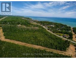 8859 Beachwood Road, Wasaga Beach, ON L9Z2G5 Photo 9
