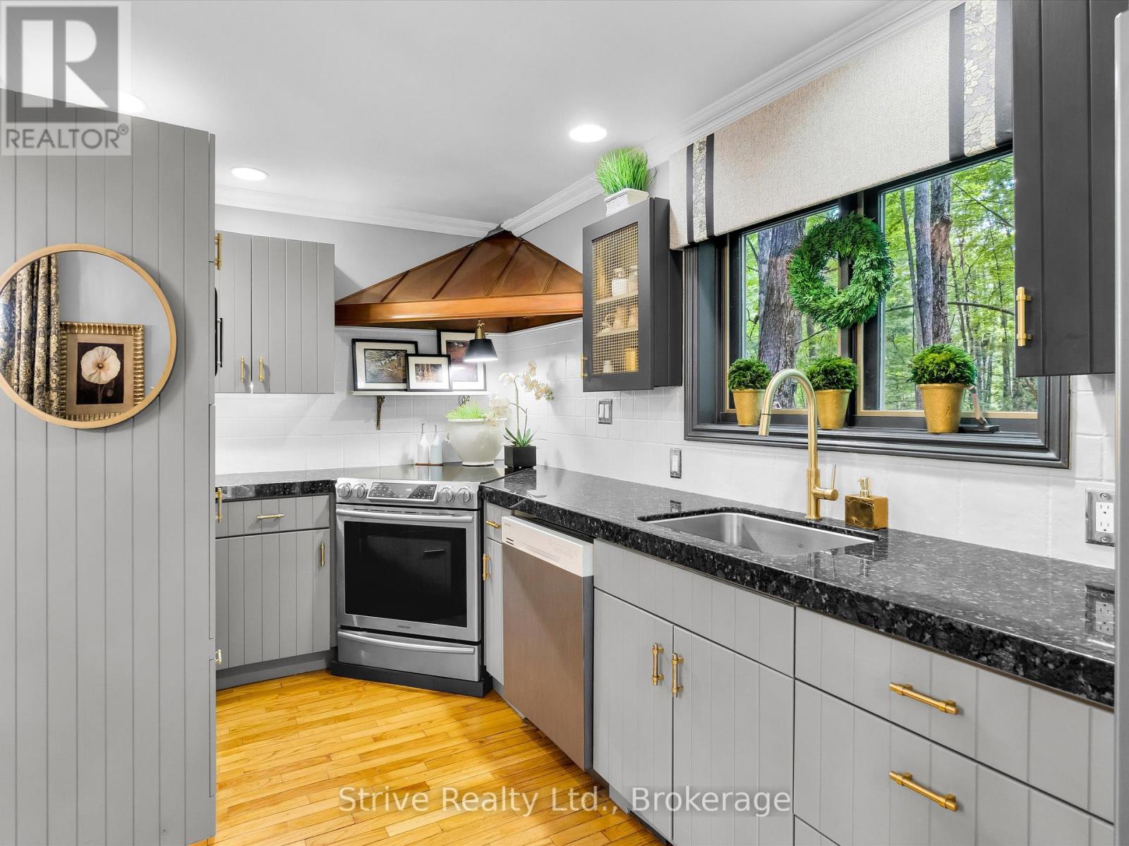 1035 GEORGE ROAD - 9