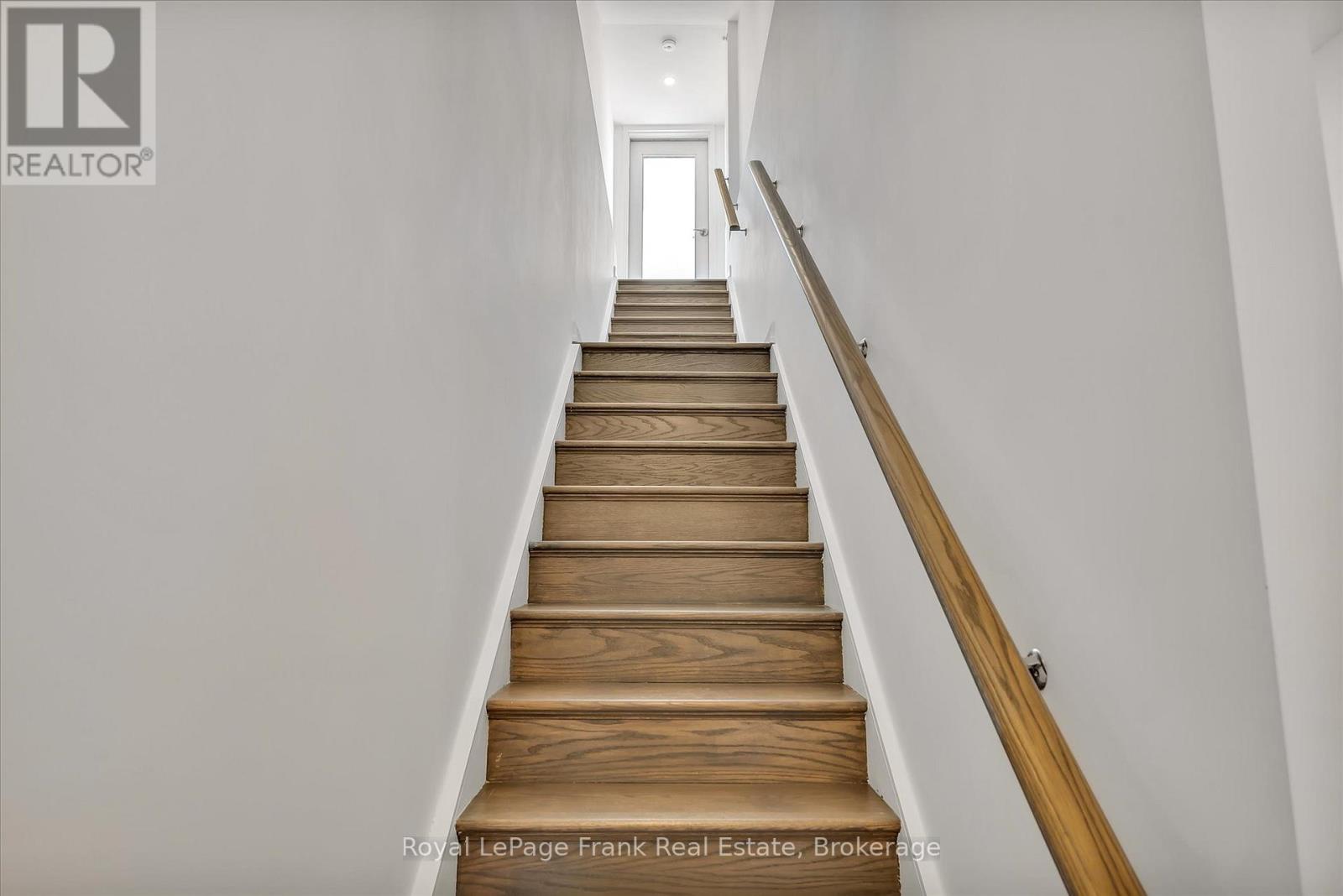 #902 195 HUNTER STREET - 18