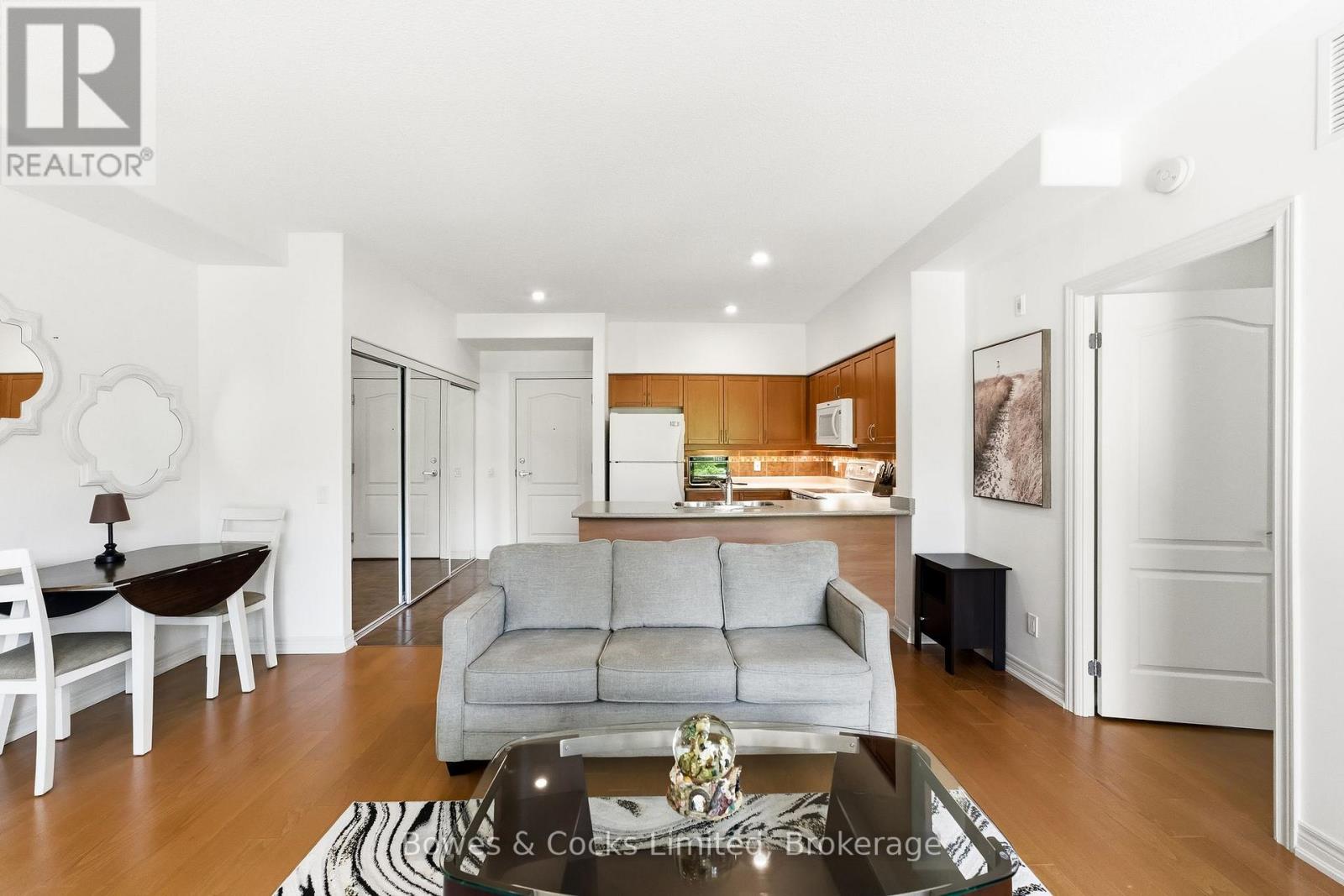 #110 869 CLONSILLA AVENUE - 15