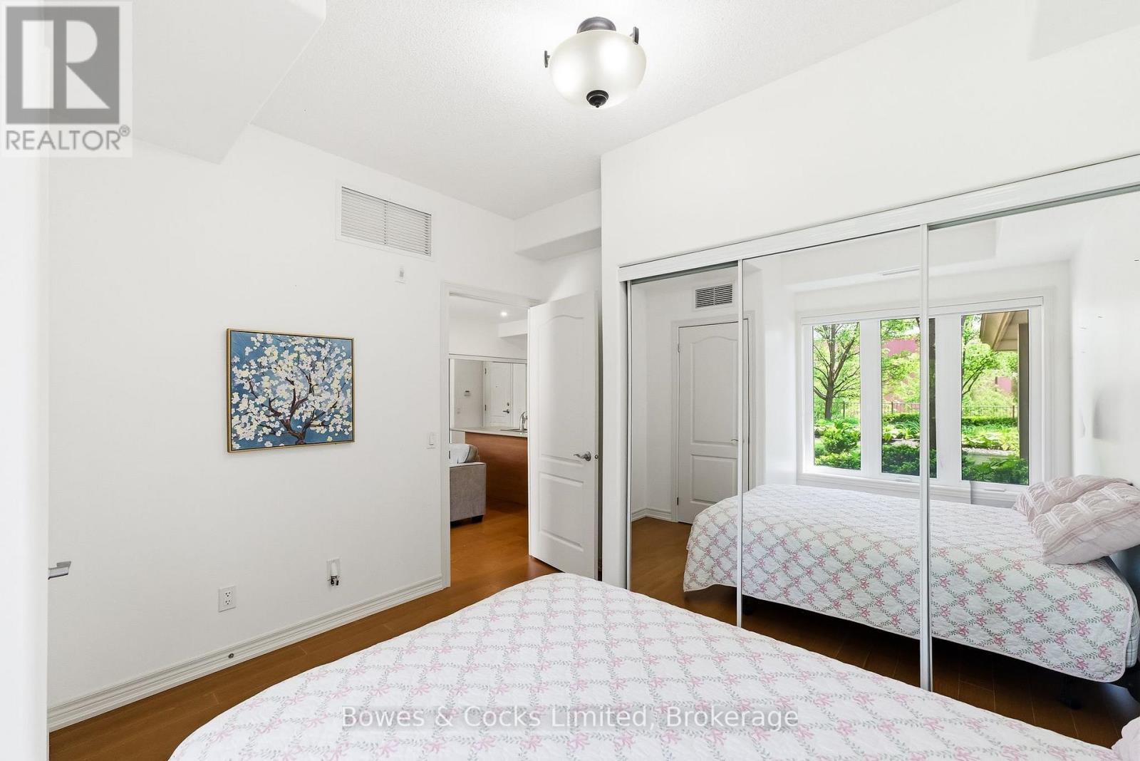 #110 869 CLONSILLA AVENUE - 25