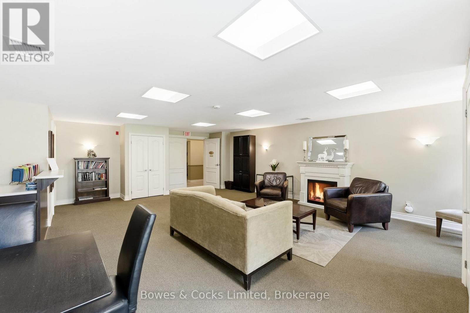 #110 869 CLONSILLA AVENUE - 32