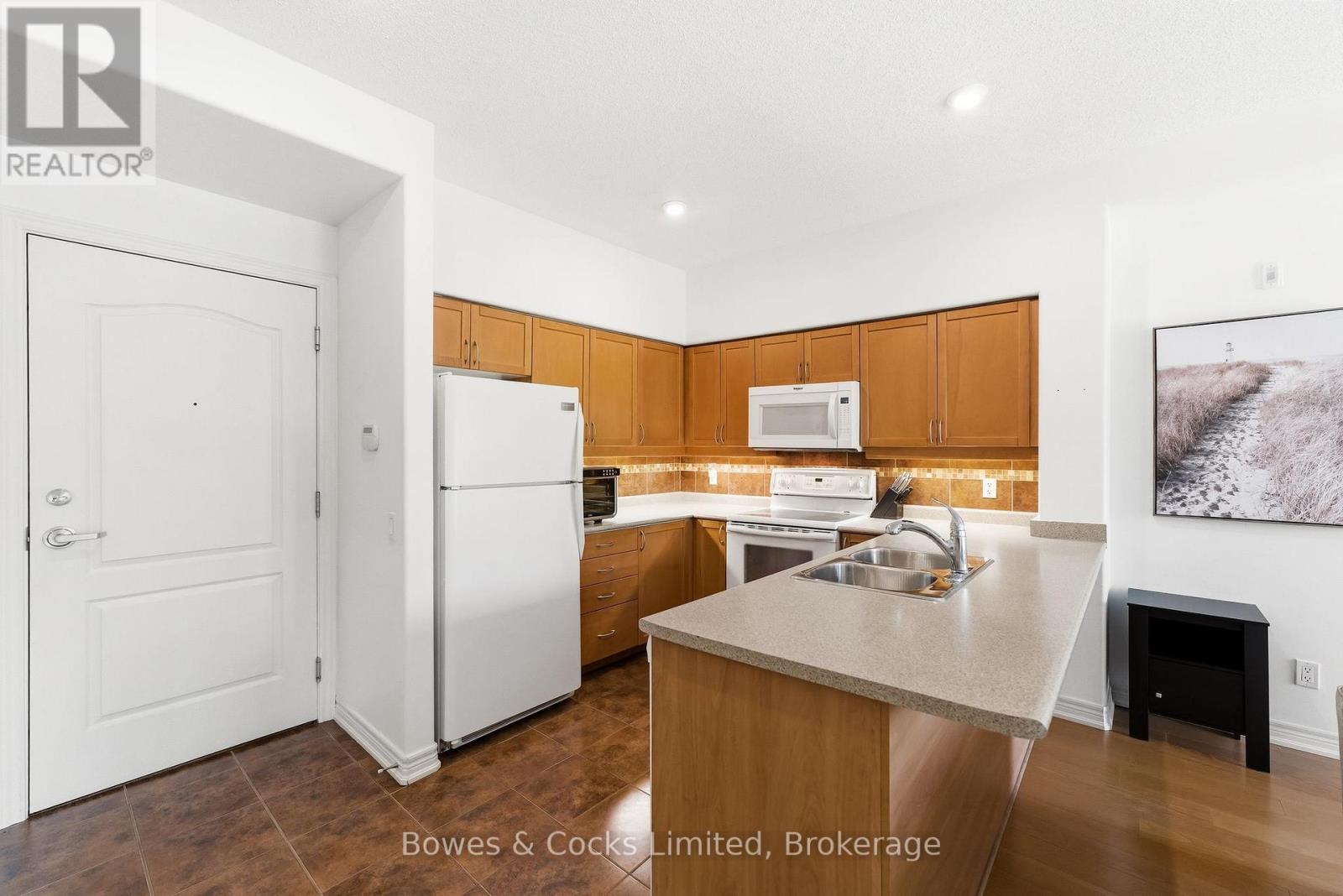 #110 869 CLONSILLA AVENUE - 8