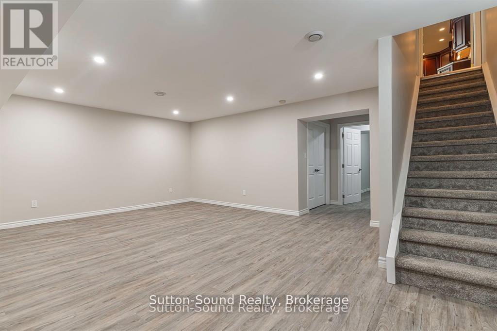 124 GOLDEN POND DRIVE - 29