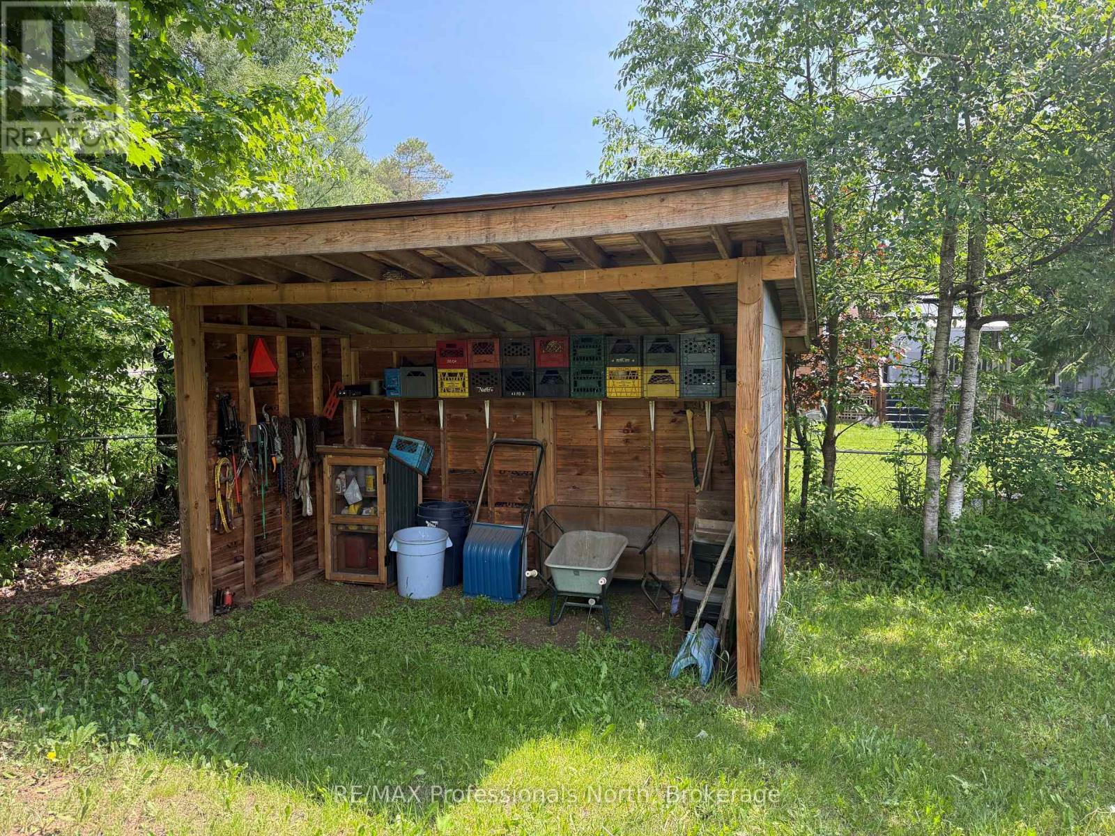 37 SPRUCE DRIVE S - 10