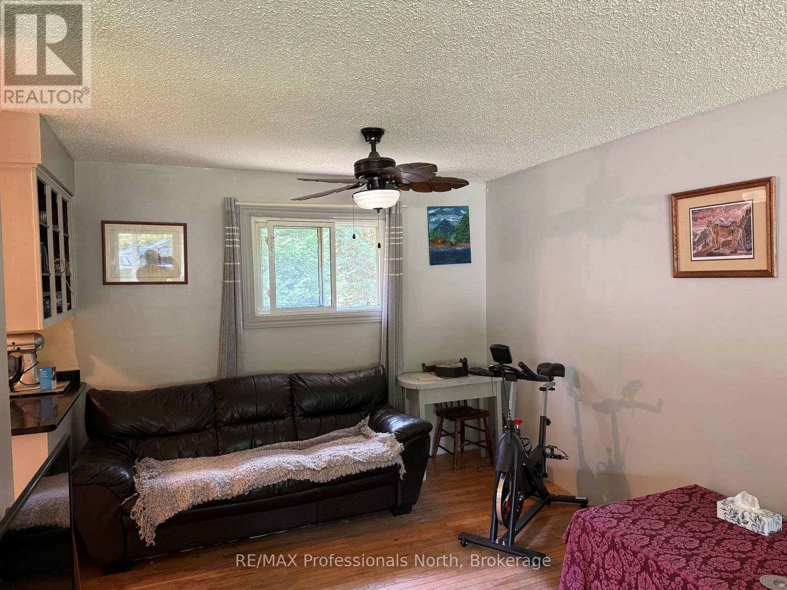 37 SPRUCE DRIVE S - 13