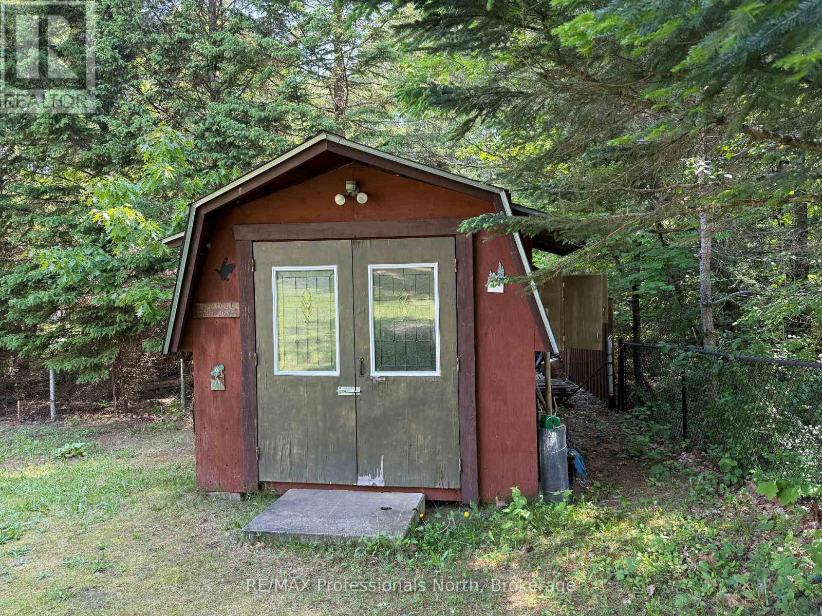 37 SPRUCE DRIVE S - 7