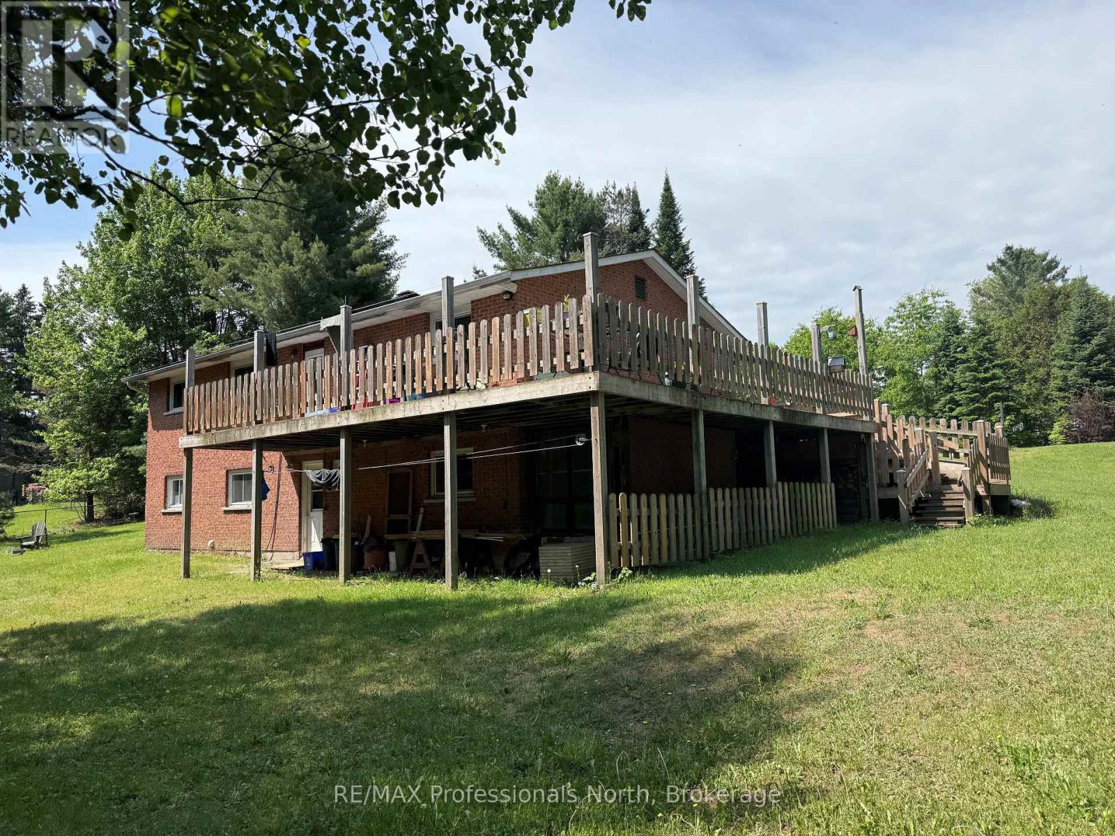 37 SPRUCE DRIVE S - 9
