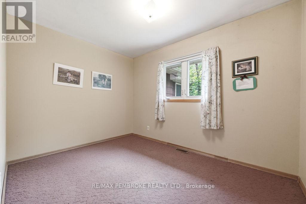 126 HILLTOP DRIVE - 16
