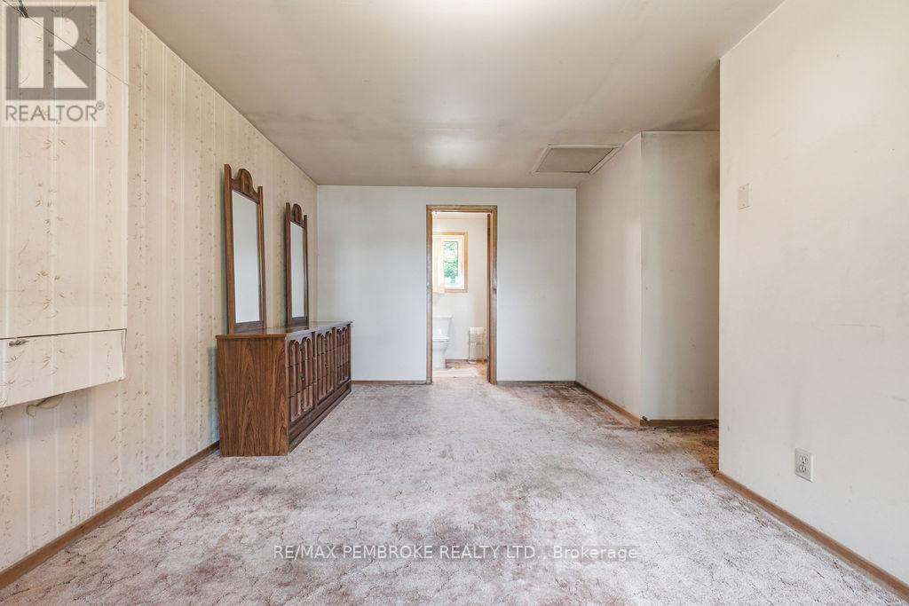 126 HILLTOP DRIVE - 17