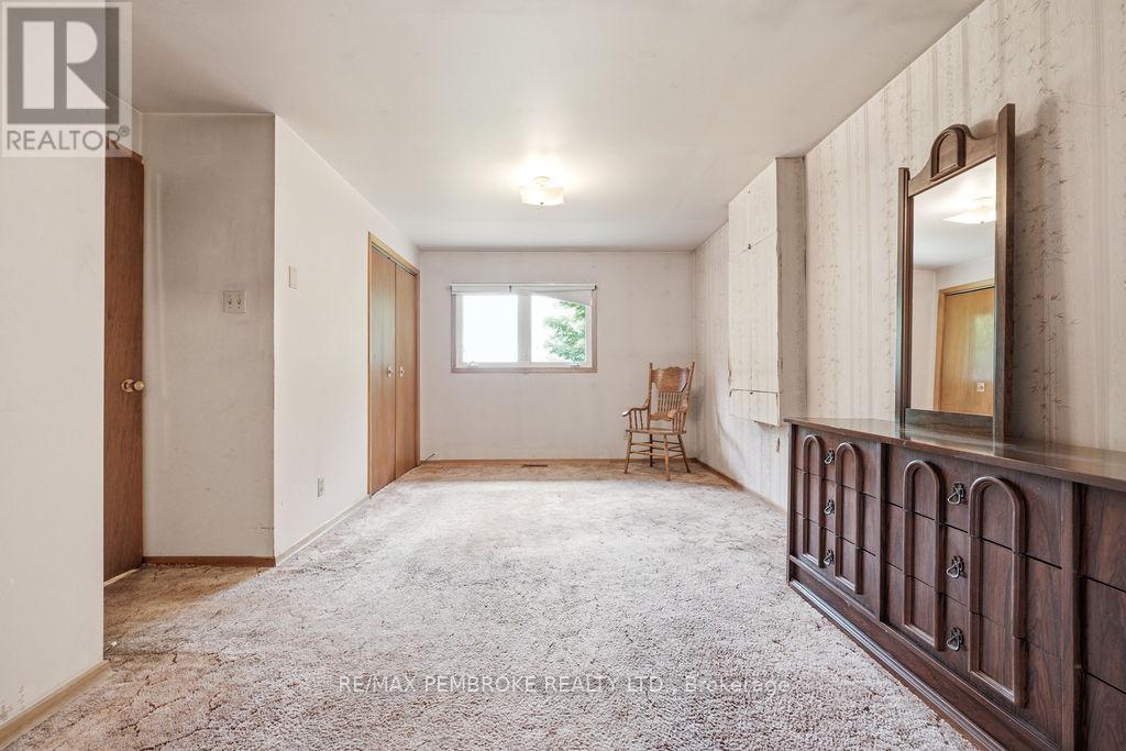 126 HILLTOP DRIVE - 18