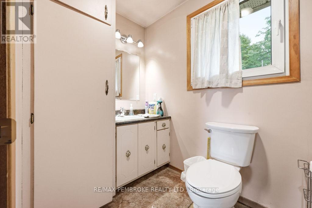 126 HILLTOP DRIVE - 19