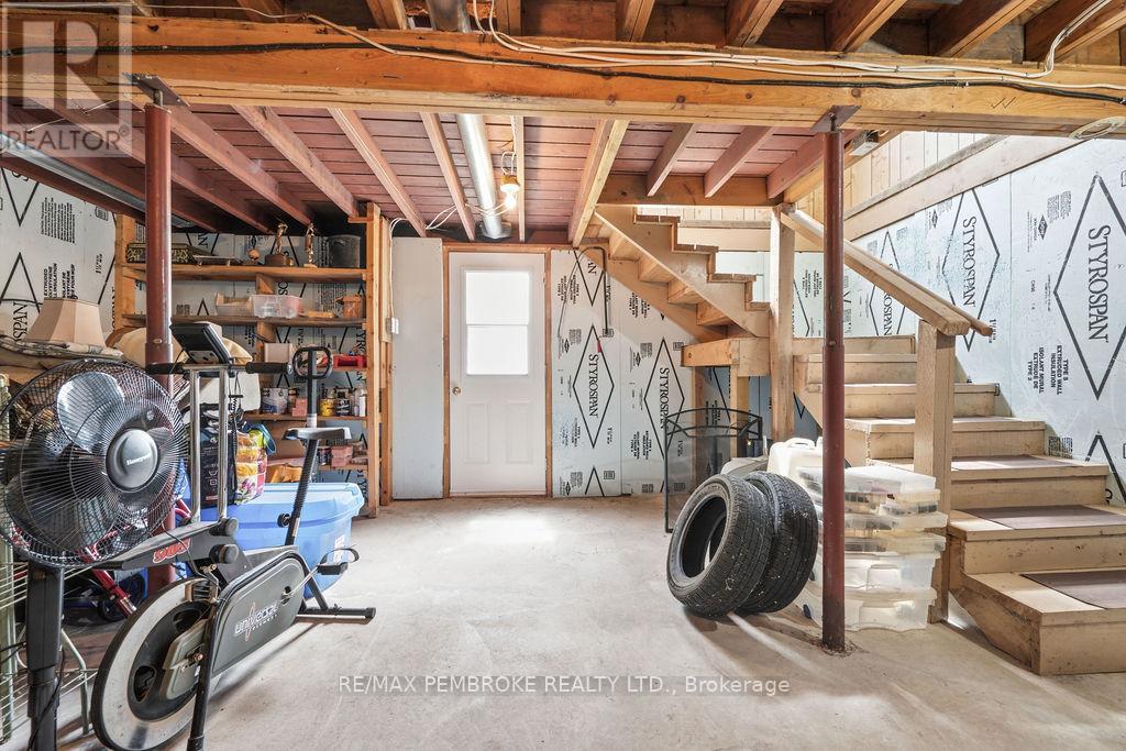 126 HILLTOP DRIVE - 25