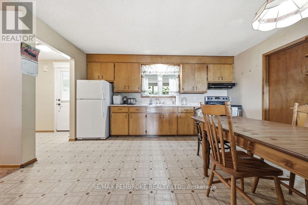 126 HILLTOP DRIVE - 9