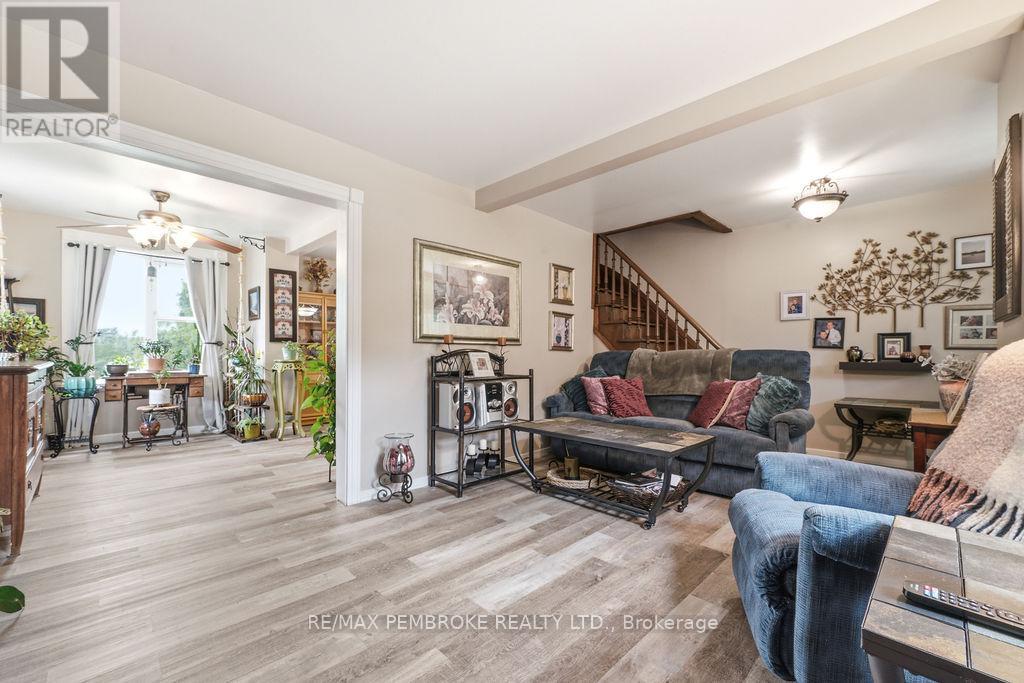 558 MACKAY STREET - 18