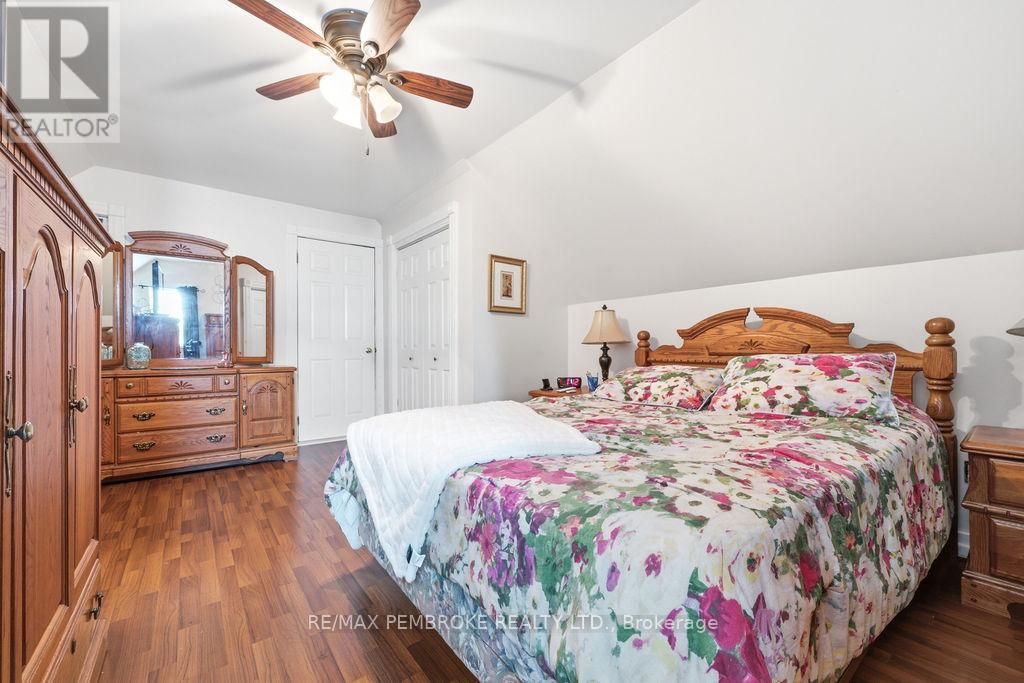 558 MACKAY STREET - 29