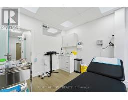 109 - 235 St Clair Avenue W, Toronto, ON M4V1R4 Photo 13