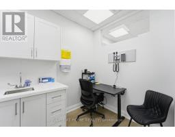 109 - 235 St Clair Avenue W, Toronto, ON M4V1R4 Photo 15