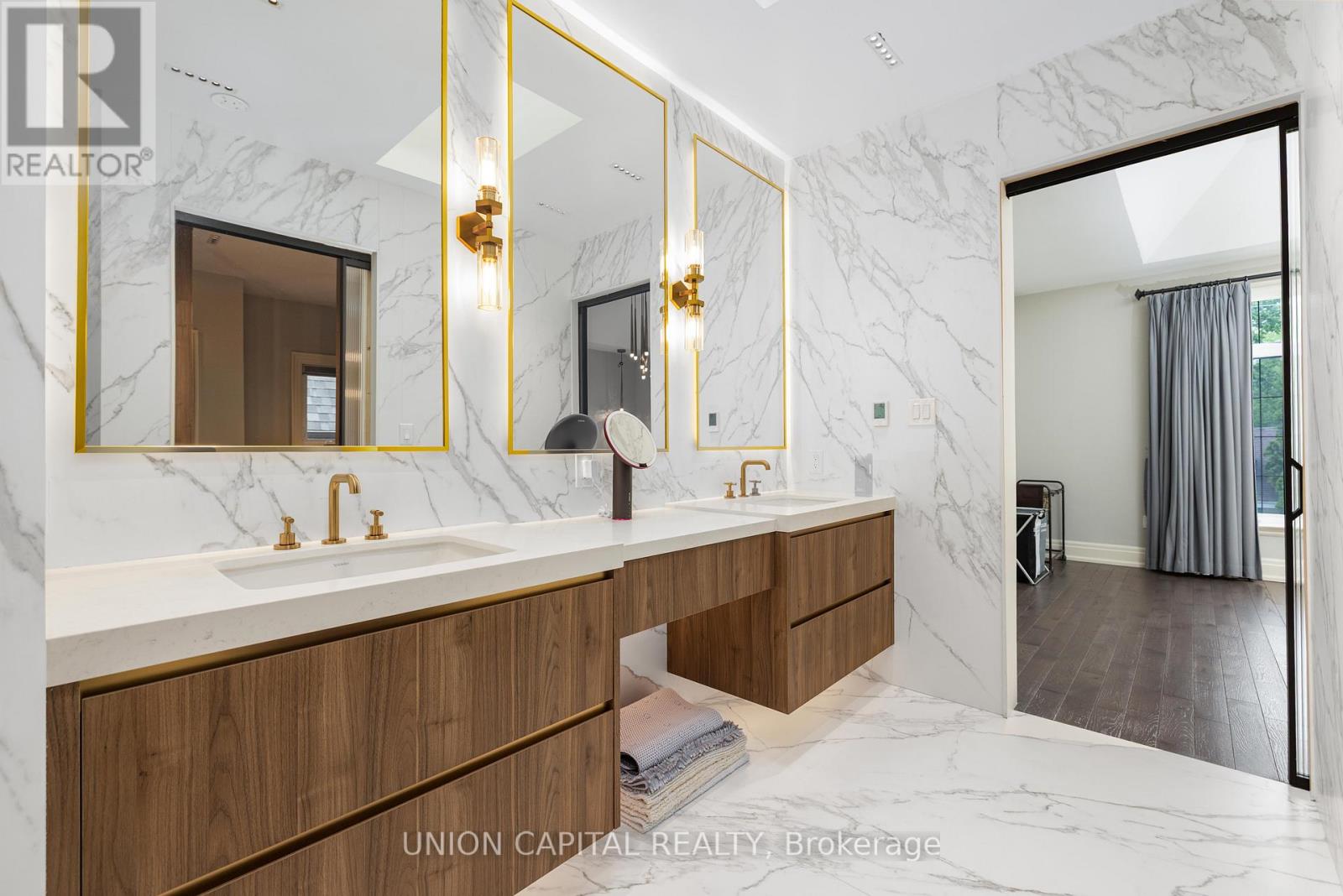 47 BEVDALE ROAD - 37
