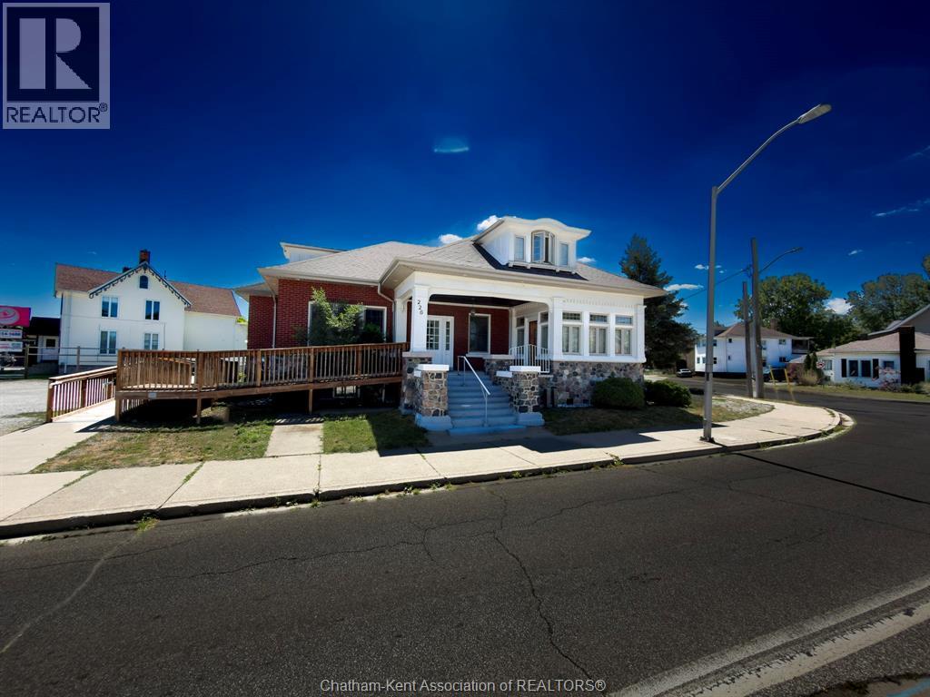 226 WELLINGTON STREET West, Chatham — photo 3
