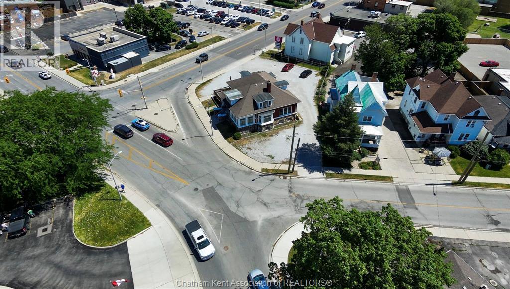 226 WELLINGTON STREET West, Chatham — photo 2