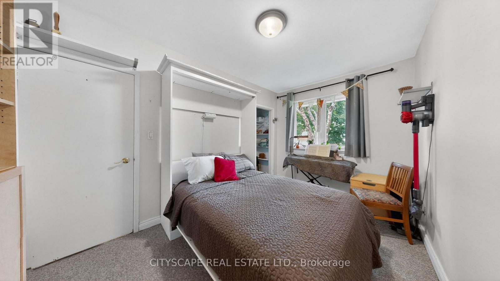 79 PAPERBIRCH DRIVE - 19
