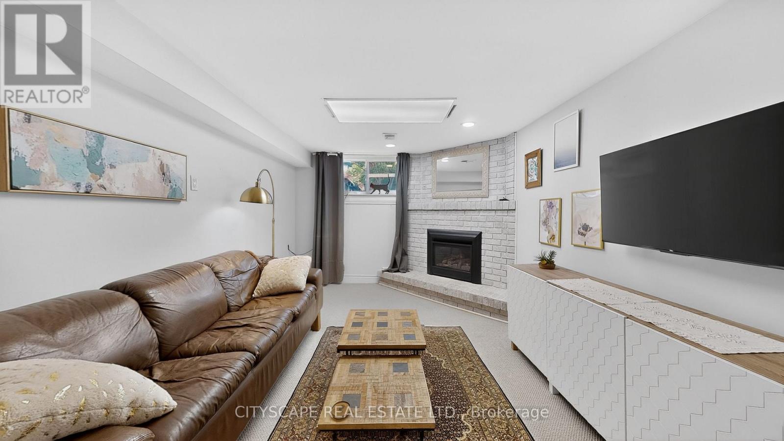 79 PAPERBIRCH DRIVE - 28