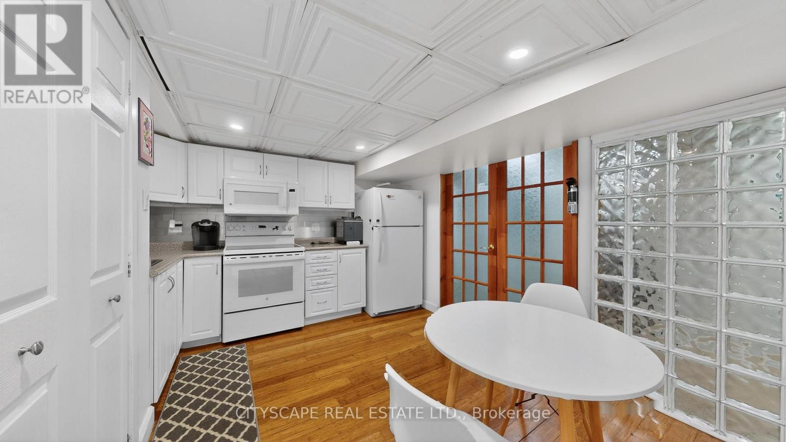 79 PAPERBIRCH DRIVE - 31