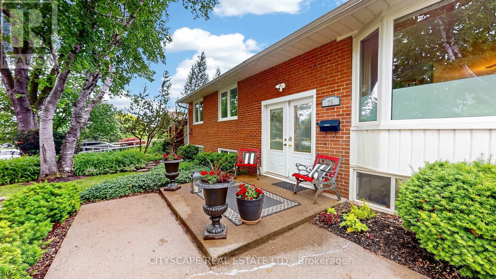 79 PAPERBIRCH DRIVE - 3
