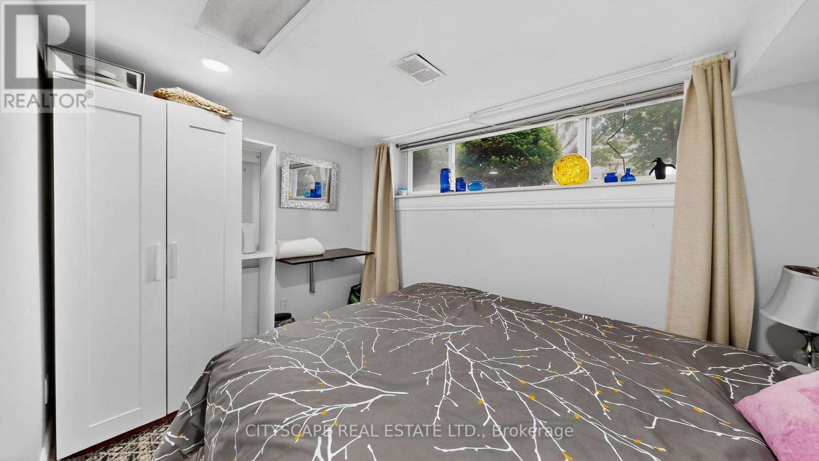 79 PAPERBIRCH DRIVE - 42