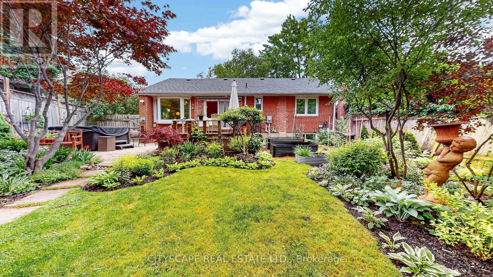 79 PAPERBIRCH DRIVE - 47