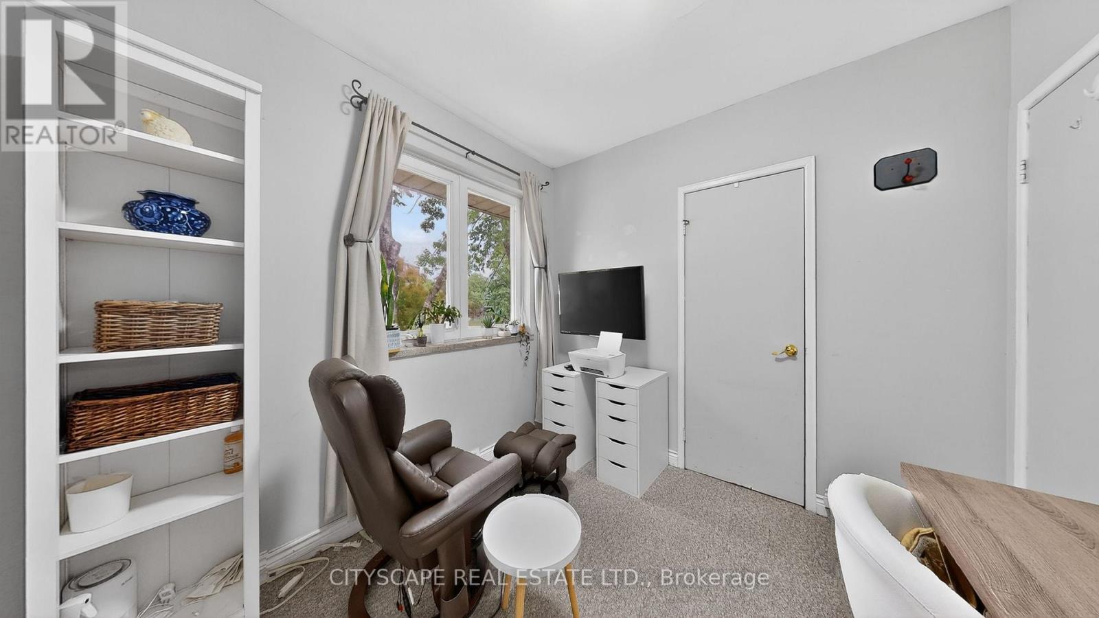 79 PAPERBIRCH DRIVE - 22
