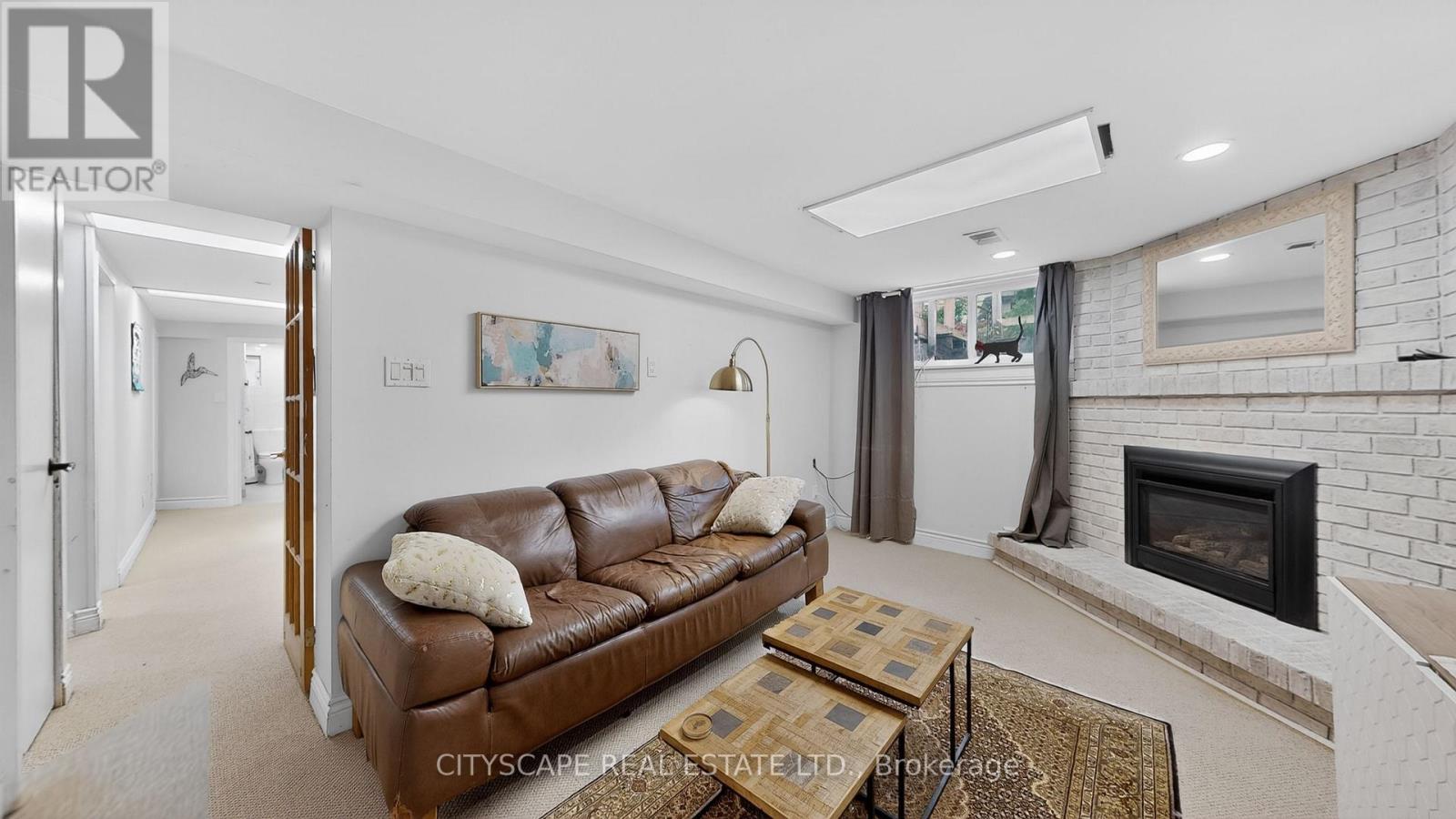 79 PAPERBIRCH DRIVE - 27