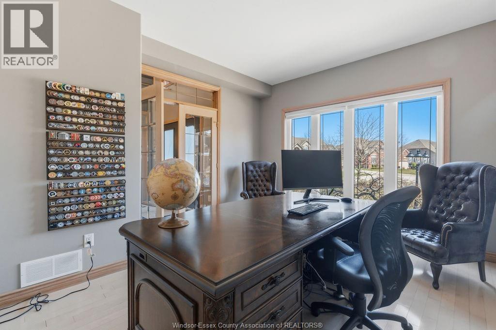 696 GEORGE KENNEDY WAY - 12