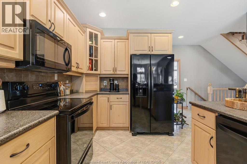 696 GEORGE KENNEDY WAY - 18