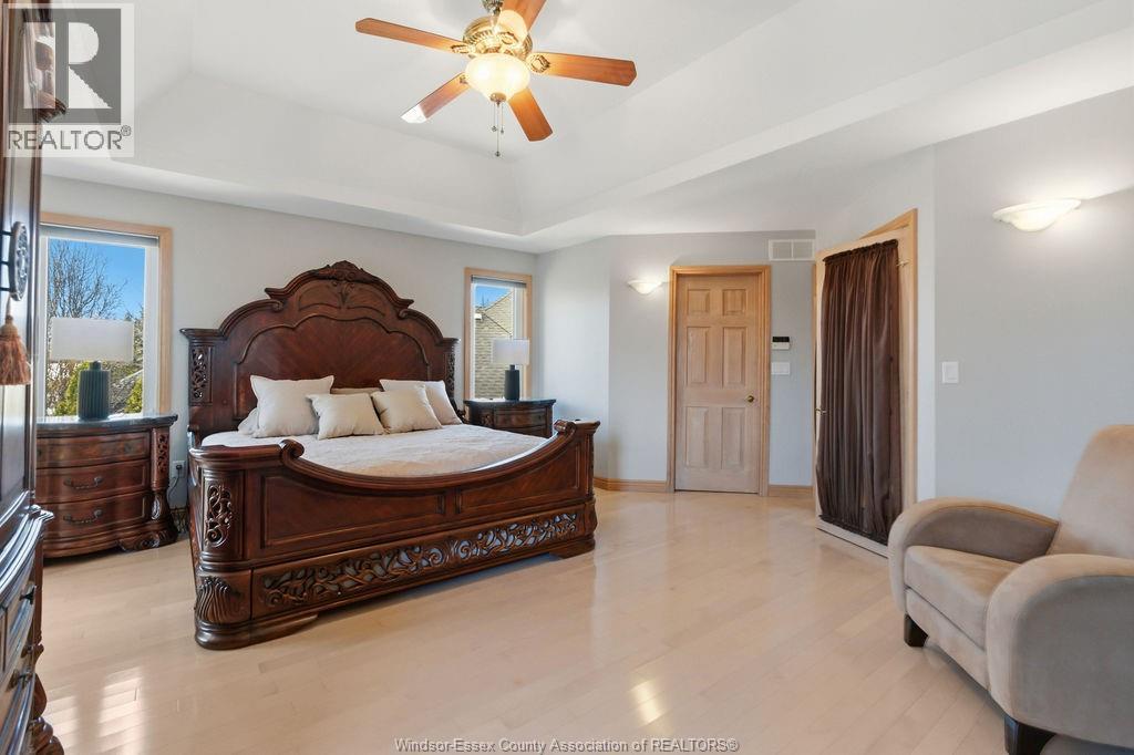 696 GEORGE KENNEDY WAY - 23