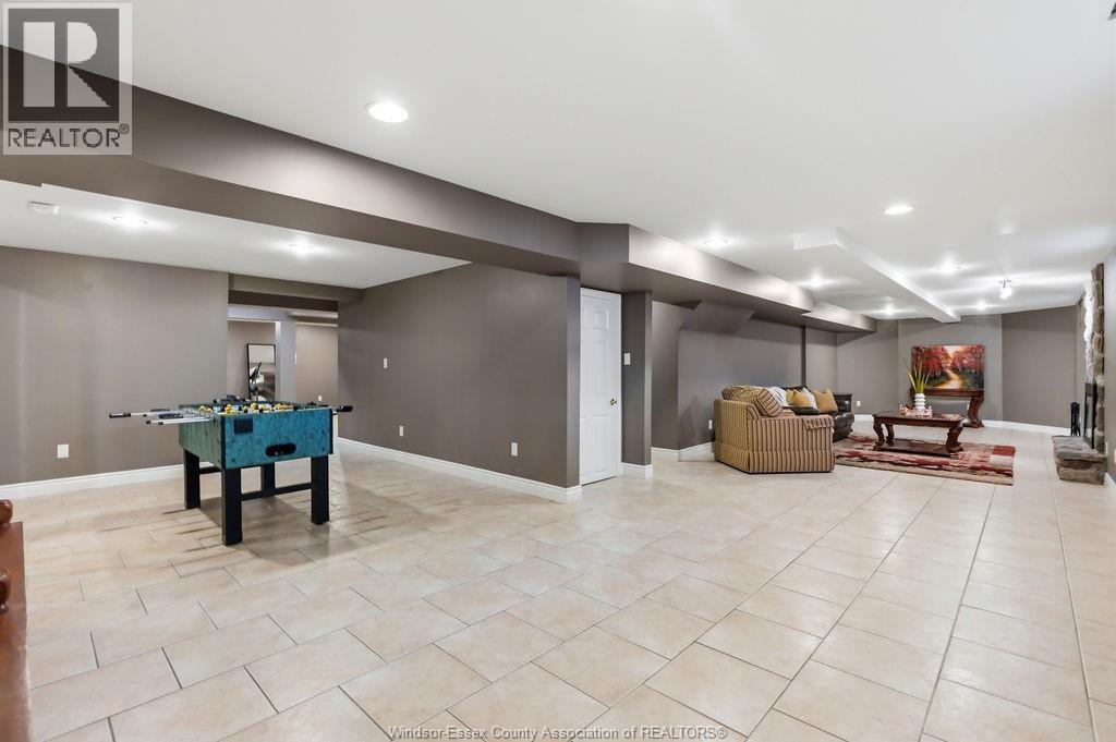 696 GEORGE KENNEDY WAY - 33
