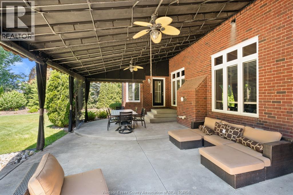 696 GEORGE KENNEDY WAY - 35