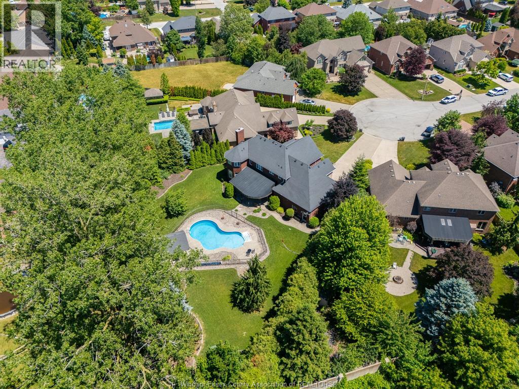 696 GEORGE KENNEDY WAY - 44