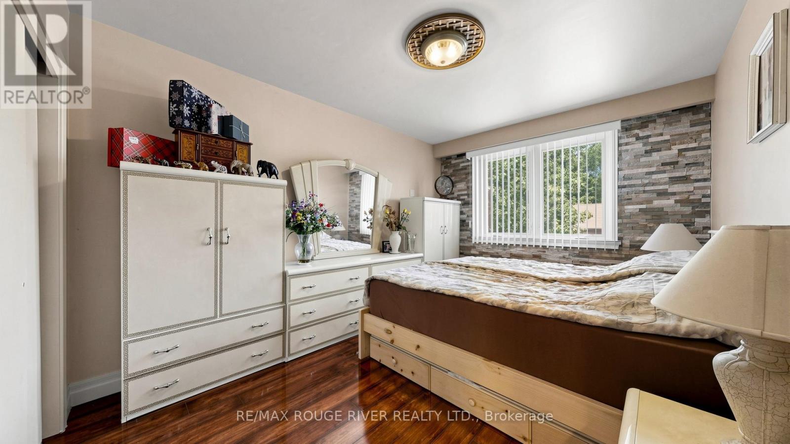 263 OAK PARK AVENUE - 24