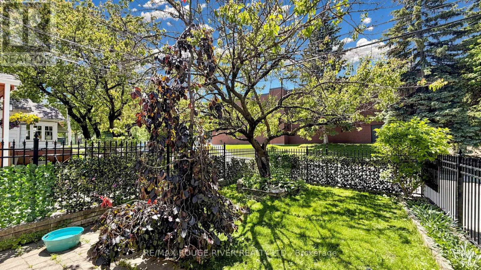 263 OAK PARK AVENUE - 36