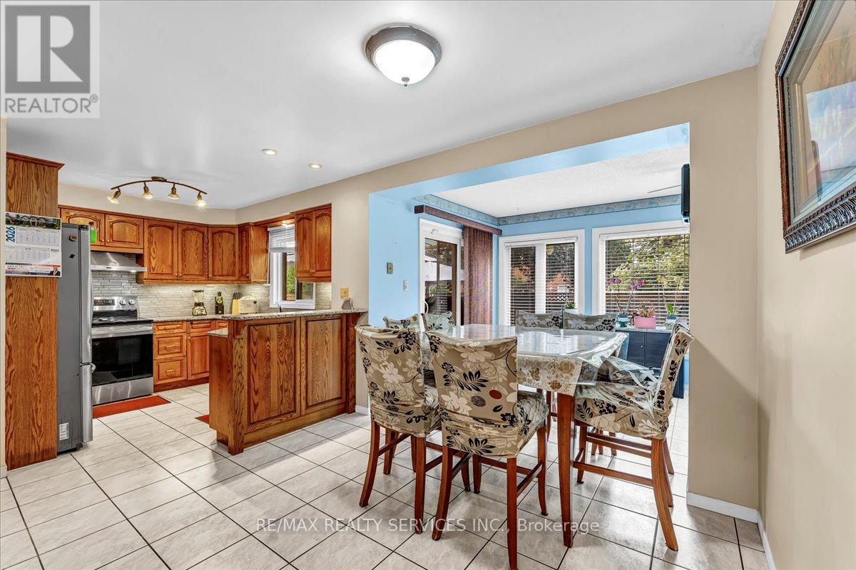 16 MAJOR WILLIAM SHARPE DRIVE E - 13
