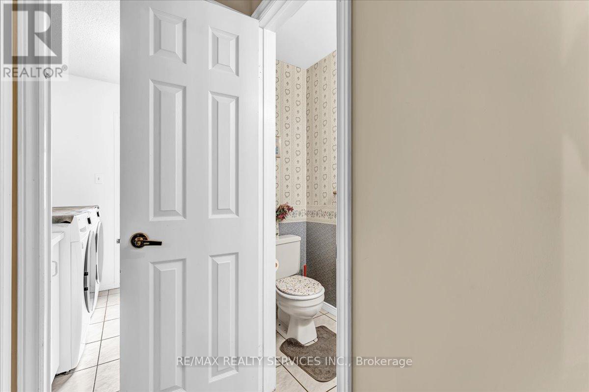 16 MAJOR WILLIAM SHARPE DRIVE E - 22