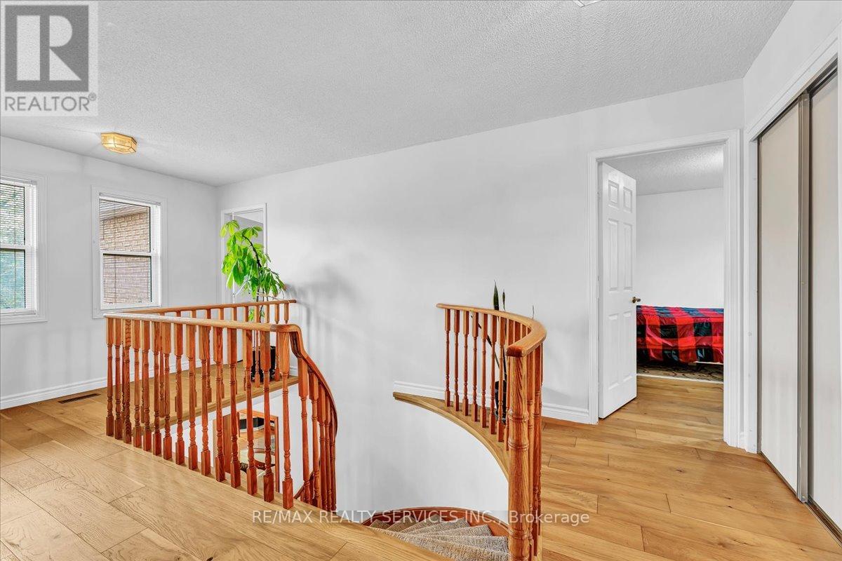16 MAJOR WILLIAM SHARPE DRIVE E - 24