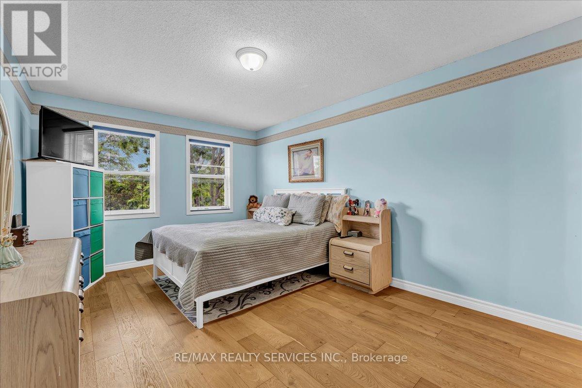 16 MAJOR WILLIAM SHARPE DRIVE E - 25