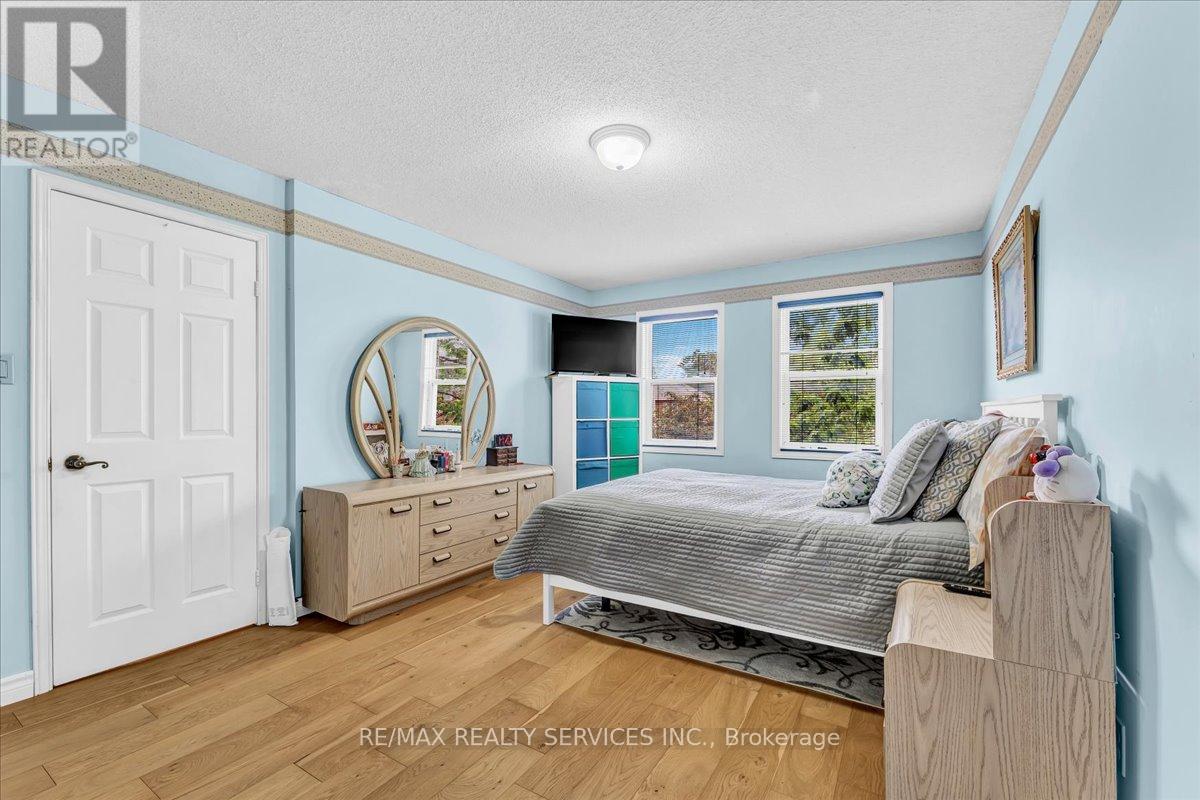 16 MAJOR WILLIAM SHARPE DRIVE E - 26