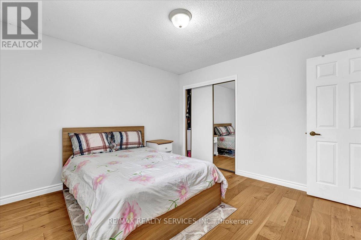 16 MAJOR WILLIAM SHARPE DRIVE E - 32