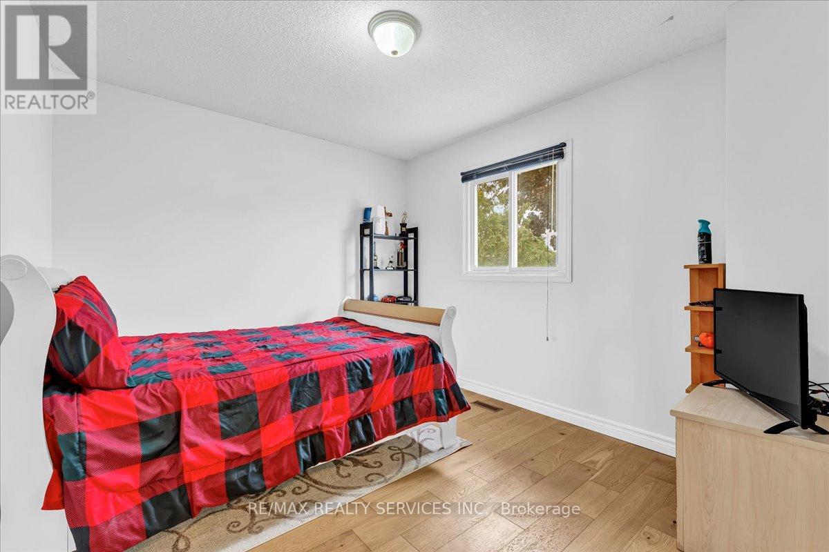16 MAJOR WILLIAM SHARPE DRIVE E - 33