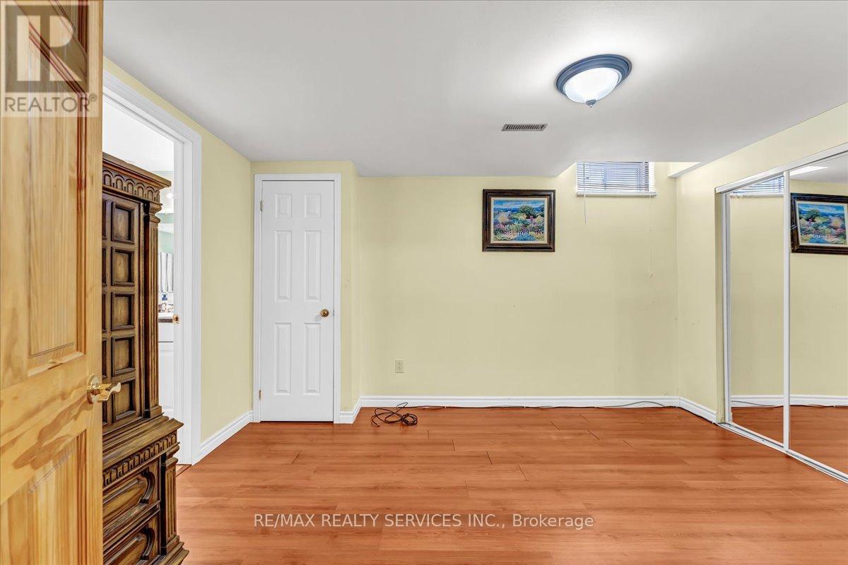 16 MAJOR WILLIAM SHARPE DRIVE E - 40