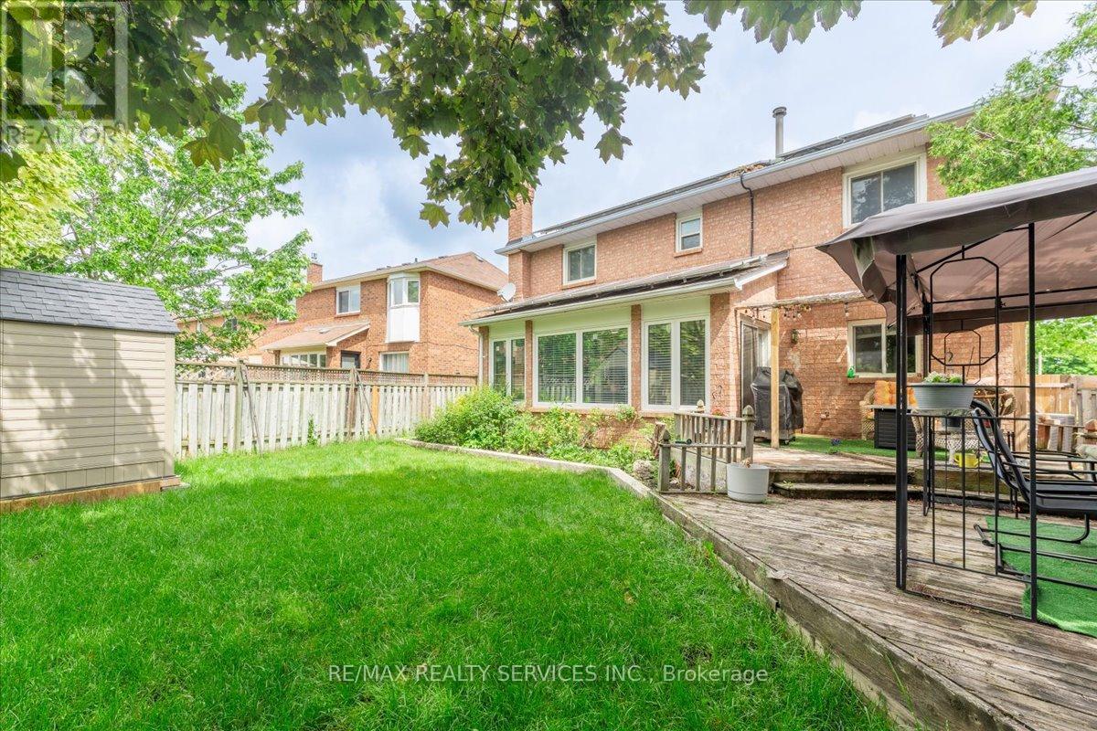 16 MAJOR WILLIAM SHARPE DRIVE E - 44